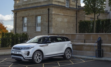 2021 Range Rover Evoque P300e PHEV Front Three-Quarter Wallpapers 450x275 (29)