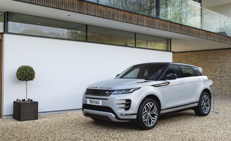 2021 Range Rover Evoque P300e PHEV Front Three-Quarter Wallpapers 450x275 (26)