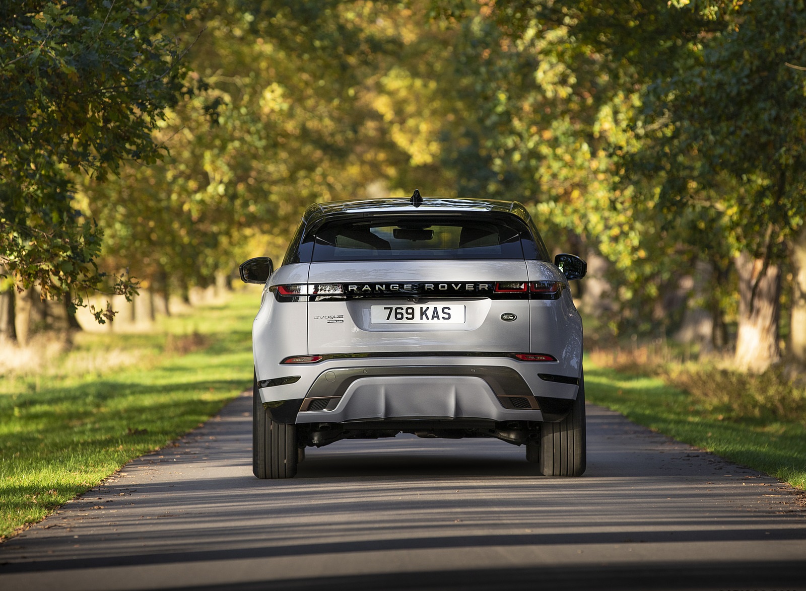 2021 Range Rover Evoque P300e PHEV Rear Wallpapers (13)