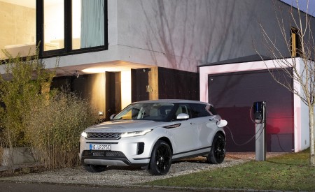 2021 Range Rover Evoque PHEV Front Three-Quarter Wallpapers 450x275 (19)