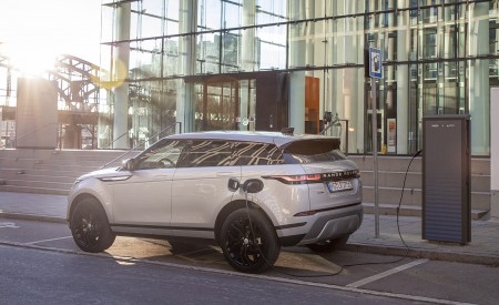 2021 Range Rover Evoque PHEV Rear Three-Quarter Wallpapers 450x275 (32)