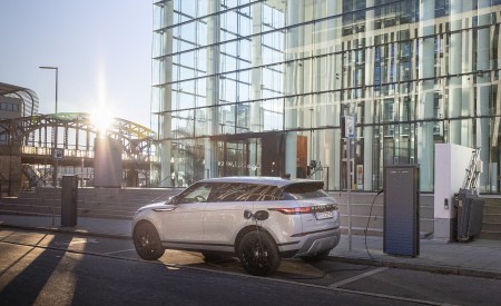 2021 Range Rover Evoque PHEV Rear Three-Quarter Wallpapers  450x275 (36)