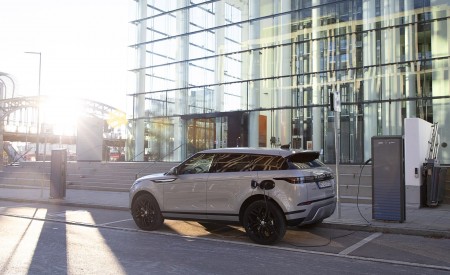 2021 Range Rover Evoque PHEV Rear Three-Quarter Wallpapers 450x275 (37)