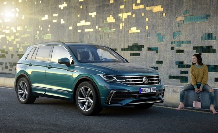 2021 Volkswagen Tiguan Front Three-Quarter Wallpapers  450x275 (31)