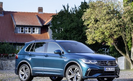2021 Volkswagen Tiguan R-Line Front Three-Quarter Wallpapers 450x275 (9)