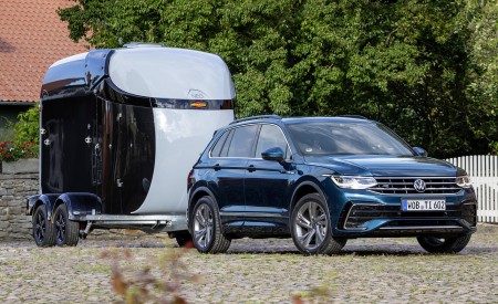 2021 Volkswagen Tiguan R-Line Front Three-Quarter Wallpapers 450x275 (7)