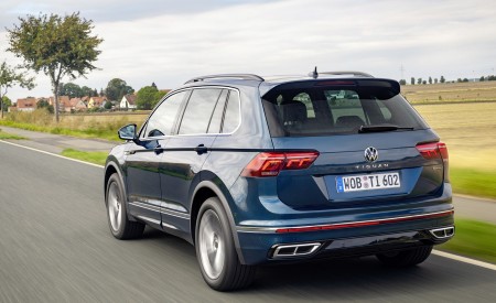 2021 Volkswagen Tiguan R-Line Rear Three-Quarter Wallpapers 450x275 (4)