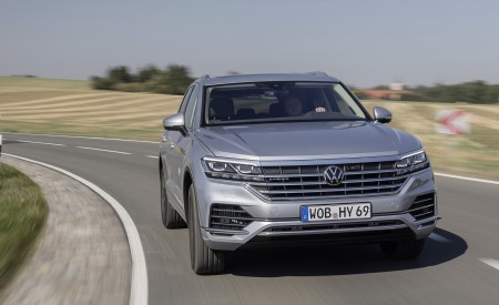 2021 Volkswagen Touareg eHybrid Front Wallpapers 450x275 (9)