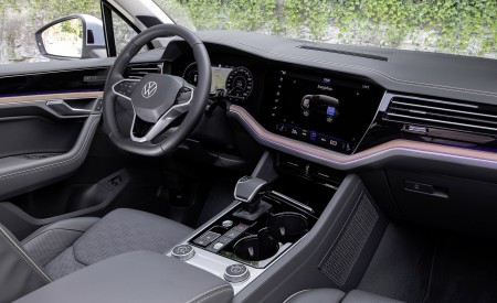 2021 Volkswagen Touareg eHybrid Interior Wallpapers  450x275 (31)