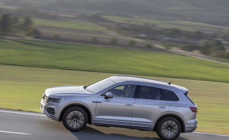 2021 Volkswagen Touareg eHybrid Side Wallpapers 450x275 (8)