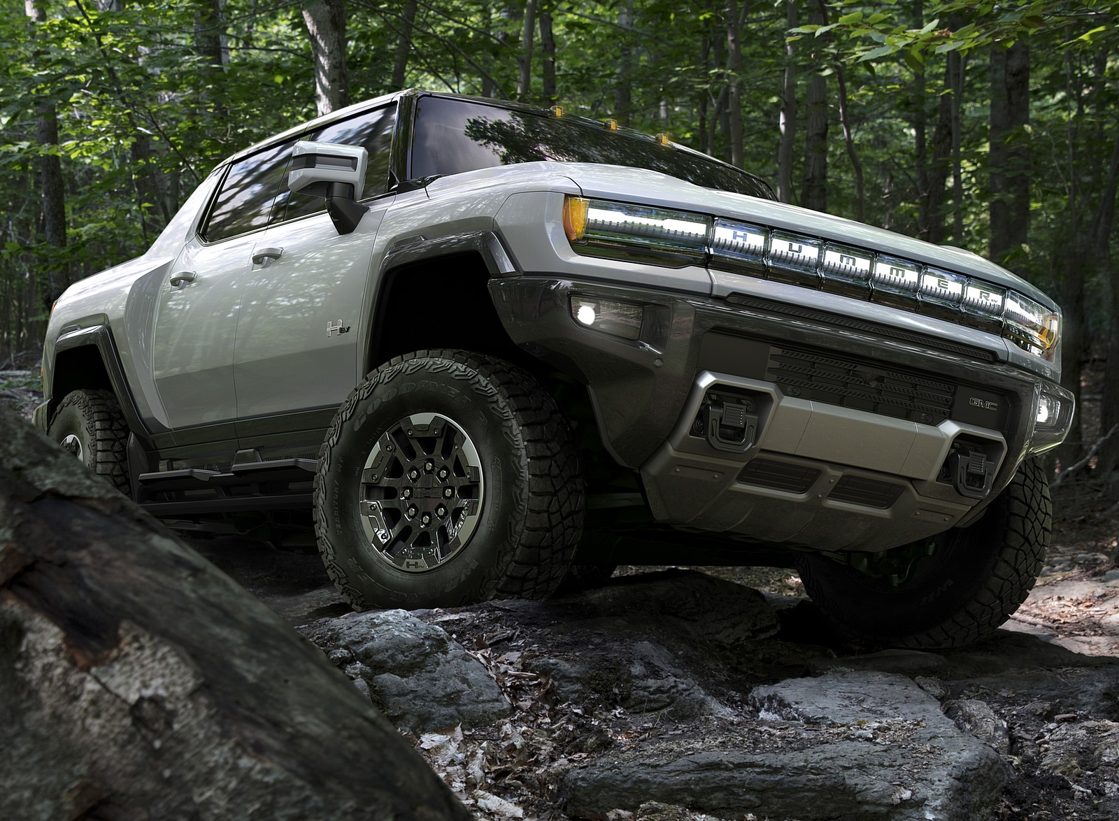 2022 GMC HUMMER EV Edition 1 Front Three-Quarter Wallpapers (4)