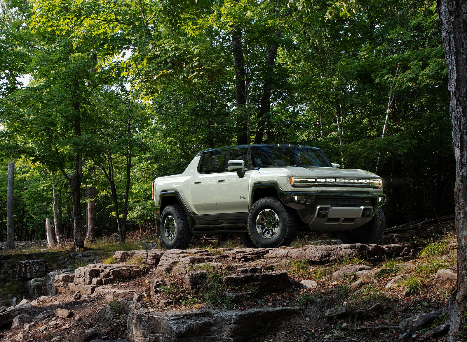 2022 GMC HUMMER EV Edition 1 Front Three-Quarter Wallpapers (5)