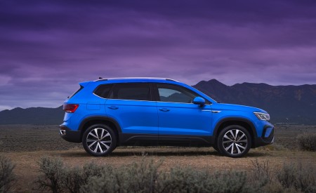 2022 Volkswagen Taos Side Wallpapers 450x275 (35)