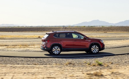 2022 Volkswagen Taos Side Wallpapers 450x275 (16)