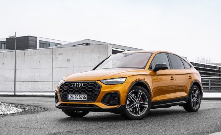 2021 Audi SQ5 Sportback TDI (Color: Dragon Orange) Front Three-Quarter Wallpapers 450x275 (10)
