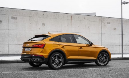 2021 Audi SQ5 Sportback TDI (Color: Dragon Orange) Rear Three-Quarter Wallpapers 450x275 (13)