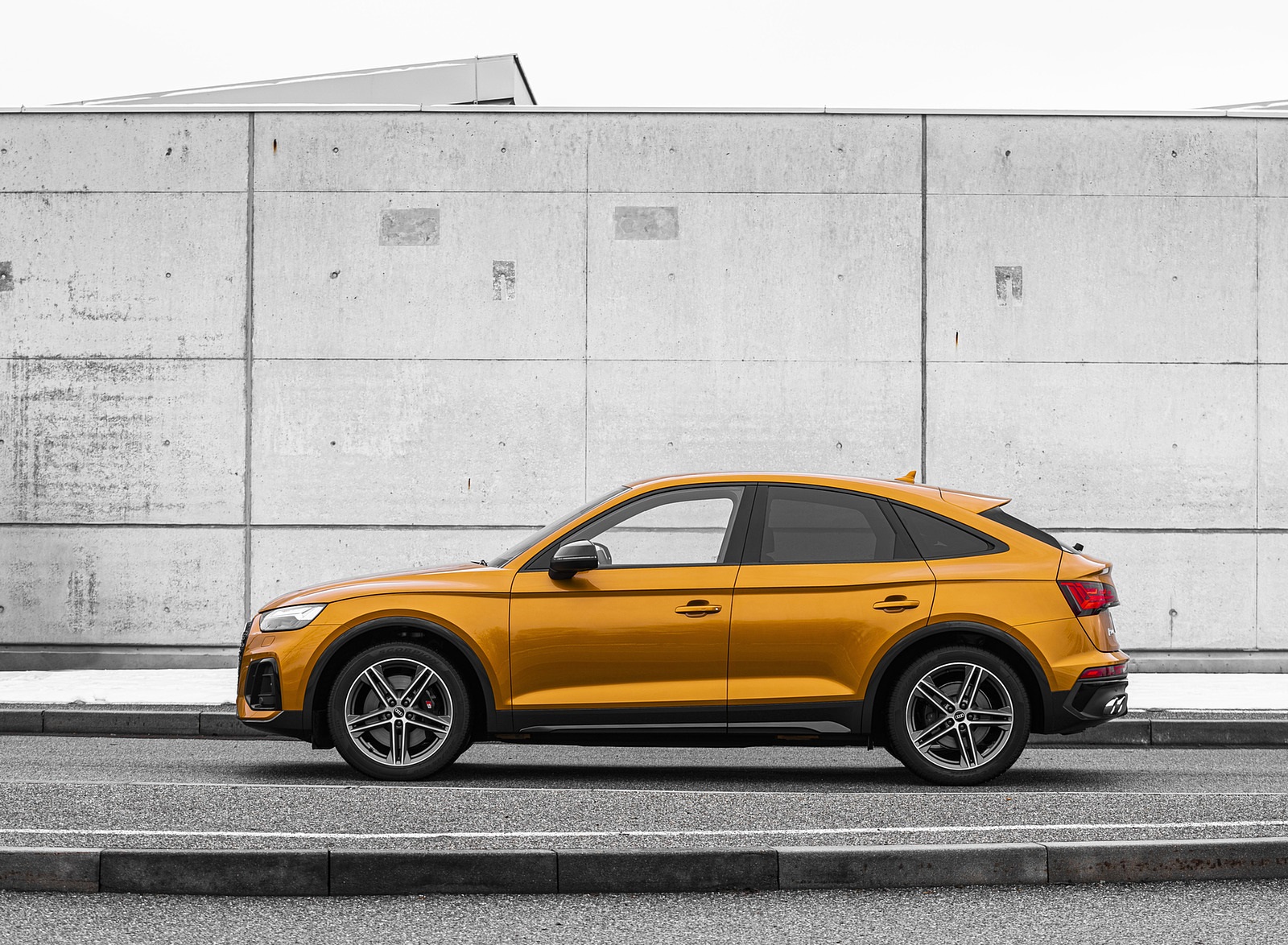 2021 Audi SQ5 Sportback TDI (Color: Dragon Orange) Side Wallpapers (15)