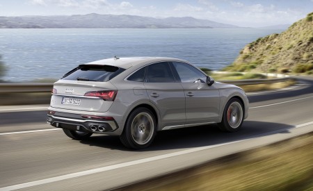 2021 Audi SQ5 Sportback TDI (Color: Quantum Gray) Rear Three-Quarter Wallpapers 450x275 (37)