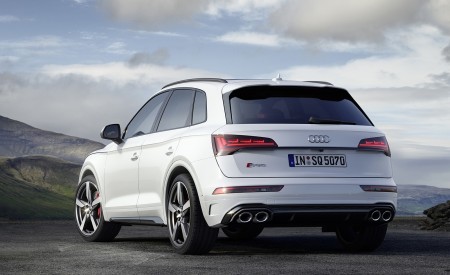 2021 Audi SQ5 TDI (Color: Glacier White) Rear Three-Quarter Wallpapers 450x275 (89)