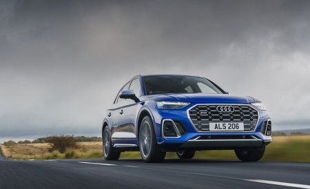 2021 Audi SQ5 TDI (UK-Spec) Front Three-Quarter Wallpapers 450x275 (2)