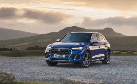 2021 Audi SQ5 TDI (UK-Spec) Front Three-Quarter Wallpapers 450x275 (33)