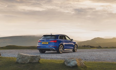 2021 Audi SQ5 TDI (UK-Spec) Rear Three-Quarter Wallpapers 450x275 (36)