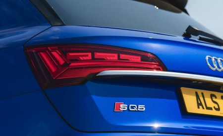 2021 Audi SQ5 TDI (UK-Spec) Tail Light Wallpapers  450x275 (46)