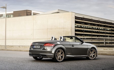 2021 Audi TT Roadster Bronze Selection (Color: Chronos Grey) Rear Three-Quarter Wallpapers 450x275 (13)