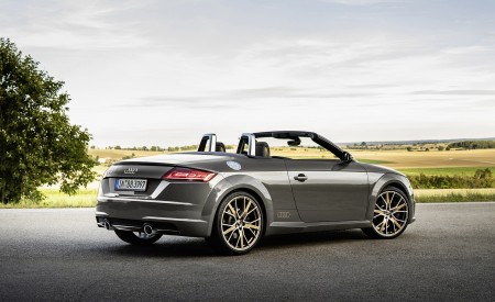 2021 Audi TT Roadster Bronze Selection (Color: Chronos Grey) Rear Three-Quarter Wallpapers 450x275 (9)