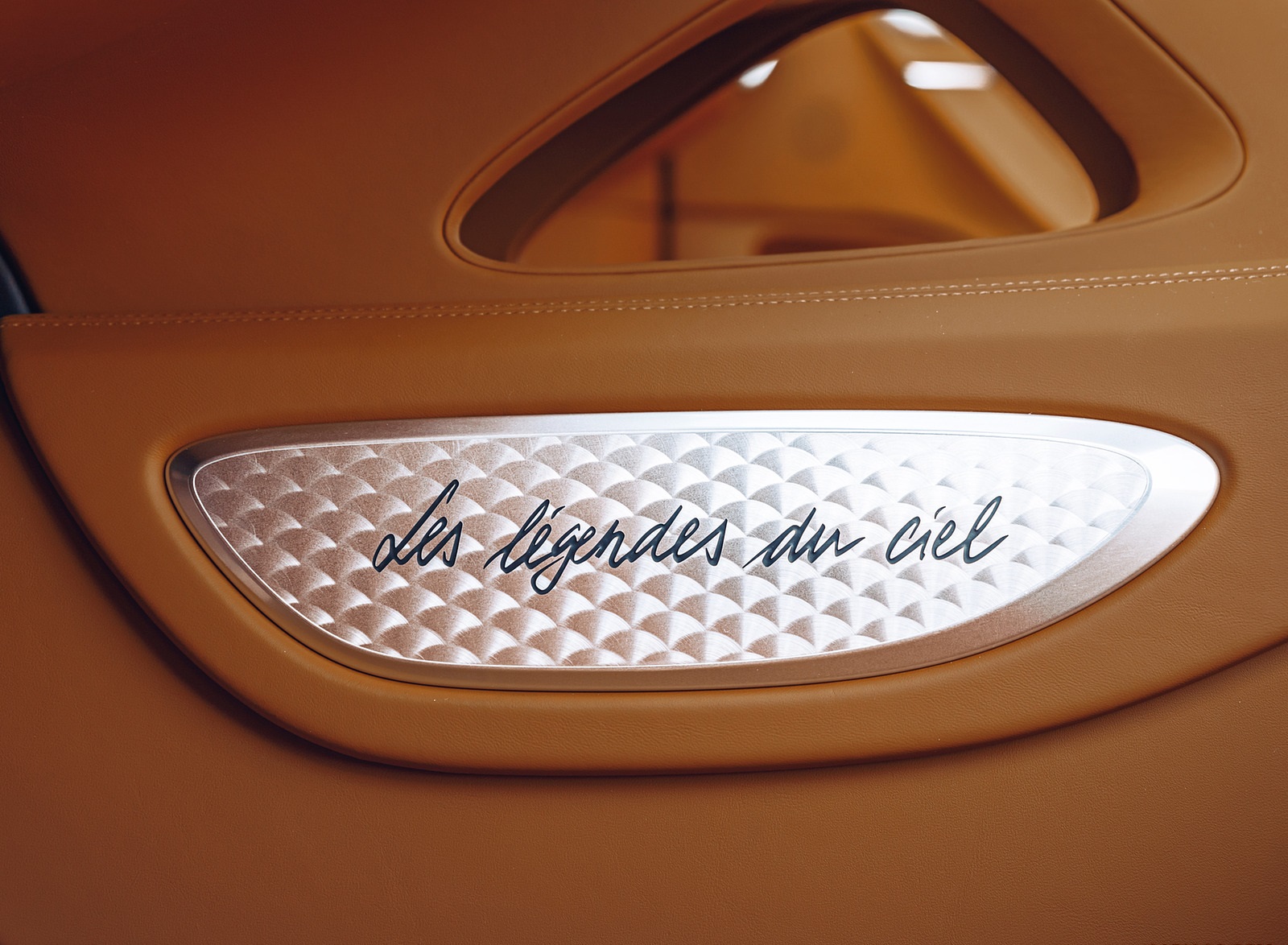 2021 Bugatti Chiron Sport Les Légendes du Ciel Interior Detail Wallpapers (14)