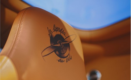 2021 Bugatti Chiron Sport Les Légendes du Ciel Interior Detail Wallpapers 450x275 (16)