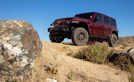 2021 Jeep Wrangler Rubicon 392 (Color: Snazzberry Metallic) Front Three-Quarter Wallpapers 450x275 (8)