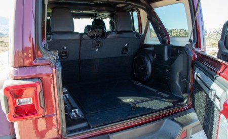 2021 Jeep Wrangler Rubicon 392 (Color: Snazzberry Metallic) Trunk Wallpapers 450x275 (33)