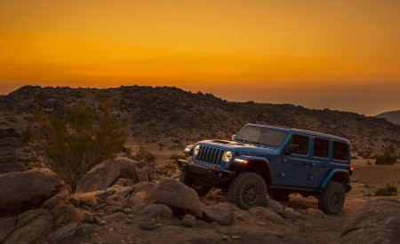 2021 Jeep Wrangler Rubicon 392 Front Three-Quarter Wallpapers 450x275 (54)