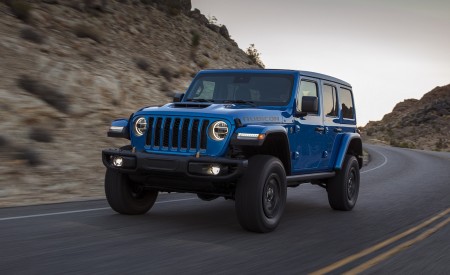 2021 Jeep Wrangler Rubicon 392 Front Three-Quarter Wallpapers 450x275 (35)