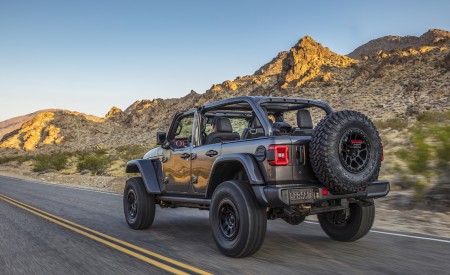 2021 Jeep Wrangler Rubicon 392 Rear Three-Quarter Wallpapers 450x275 (67)