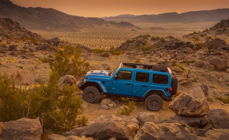 2021 Jeep Wrangler Rubicon 392 Side Wallpapers 450x275 (51)