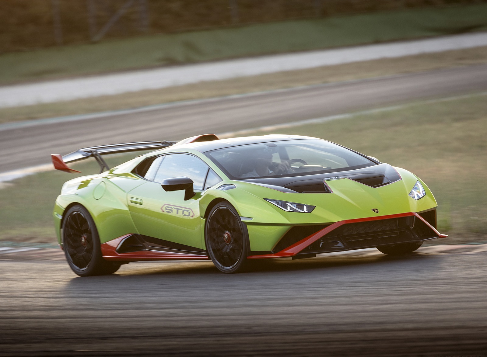 2021 Lamborghini Huracán STO Front Three-Quarter Wallpapers (4)