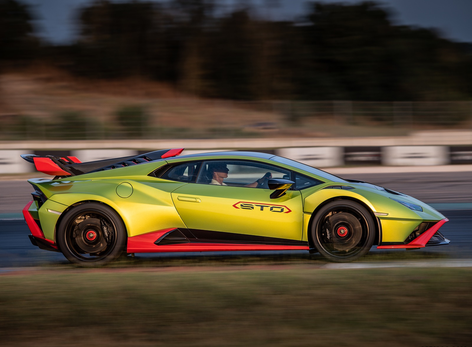 2021 Lamborghini Huracán STO Side Wallpapers (5)