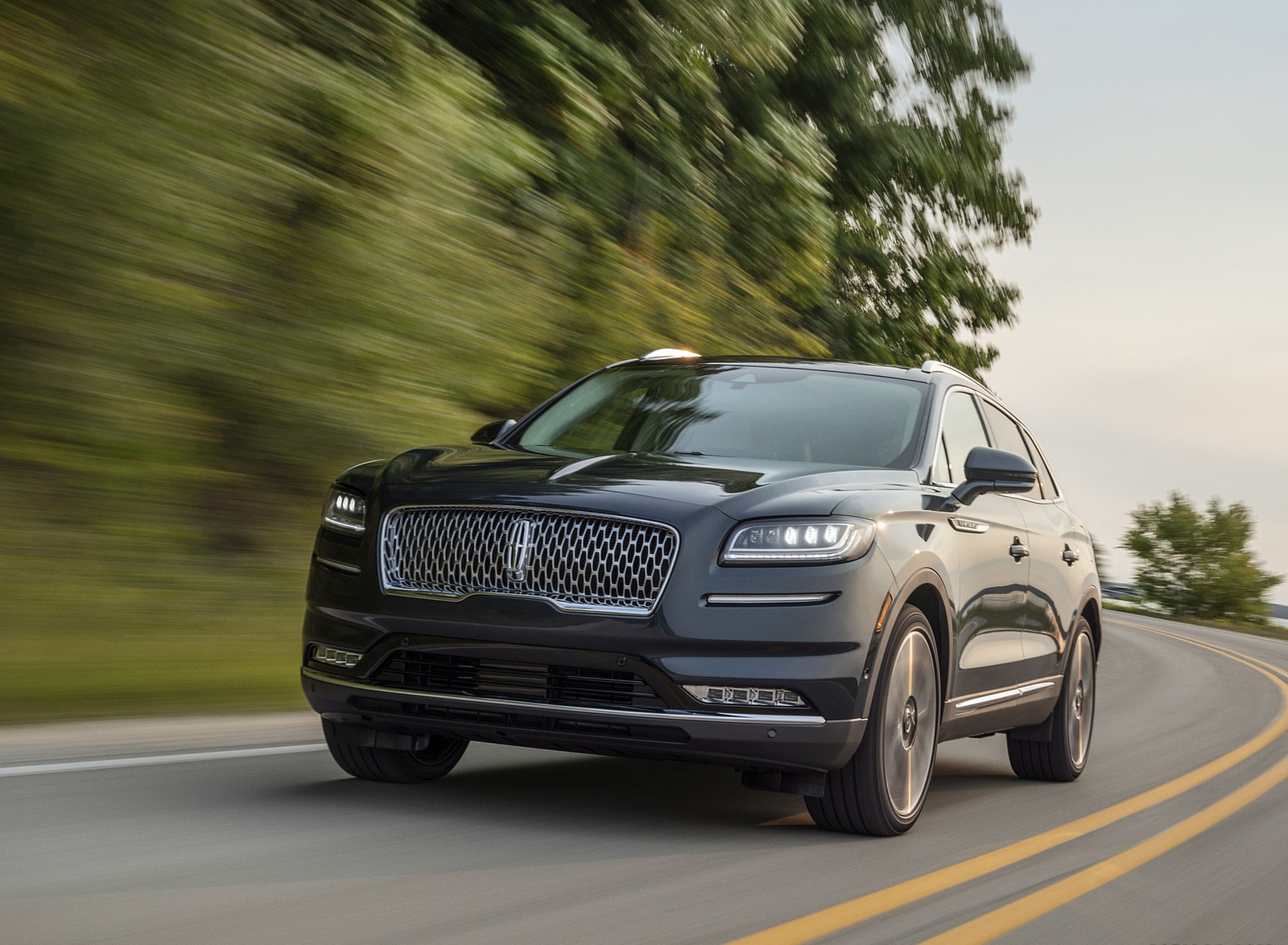 2021 Lincoln Nautilus (Color: Flight Blue) Front Wallpapers  (3)