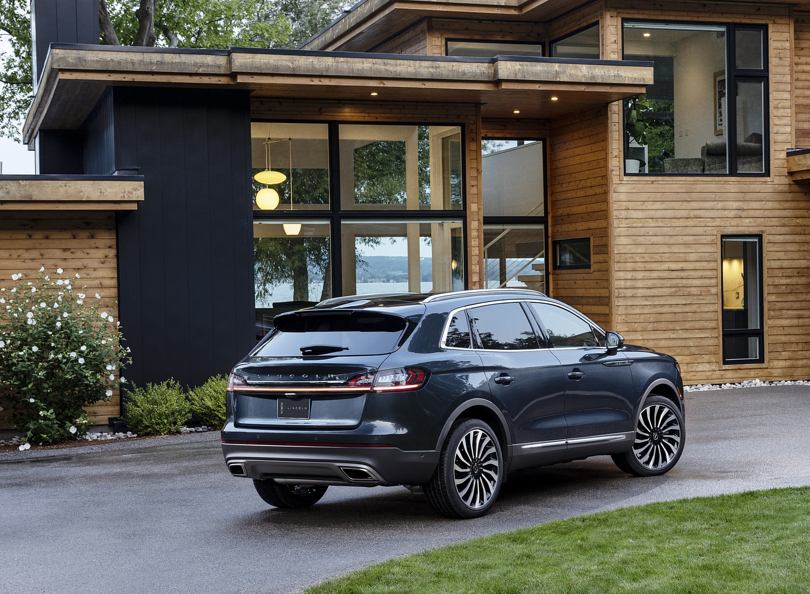 2021 Lincoln Nautilus (Color: Flight Blue) Rear Three-Quarter Wallpapers (10)
