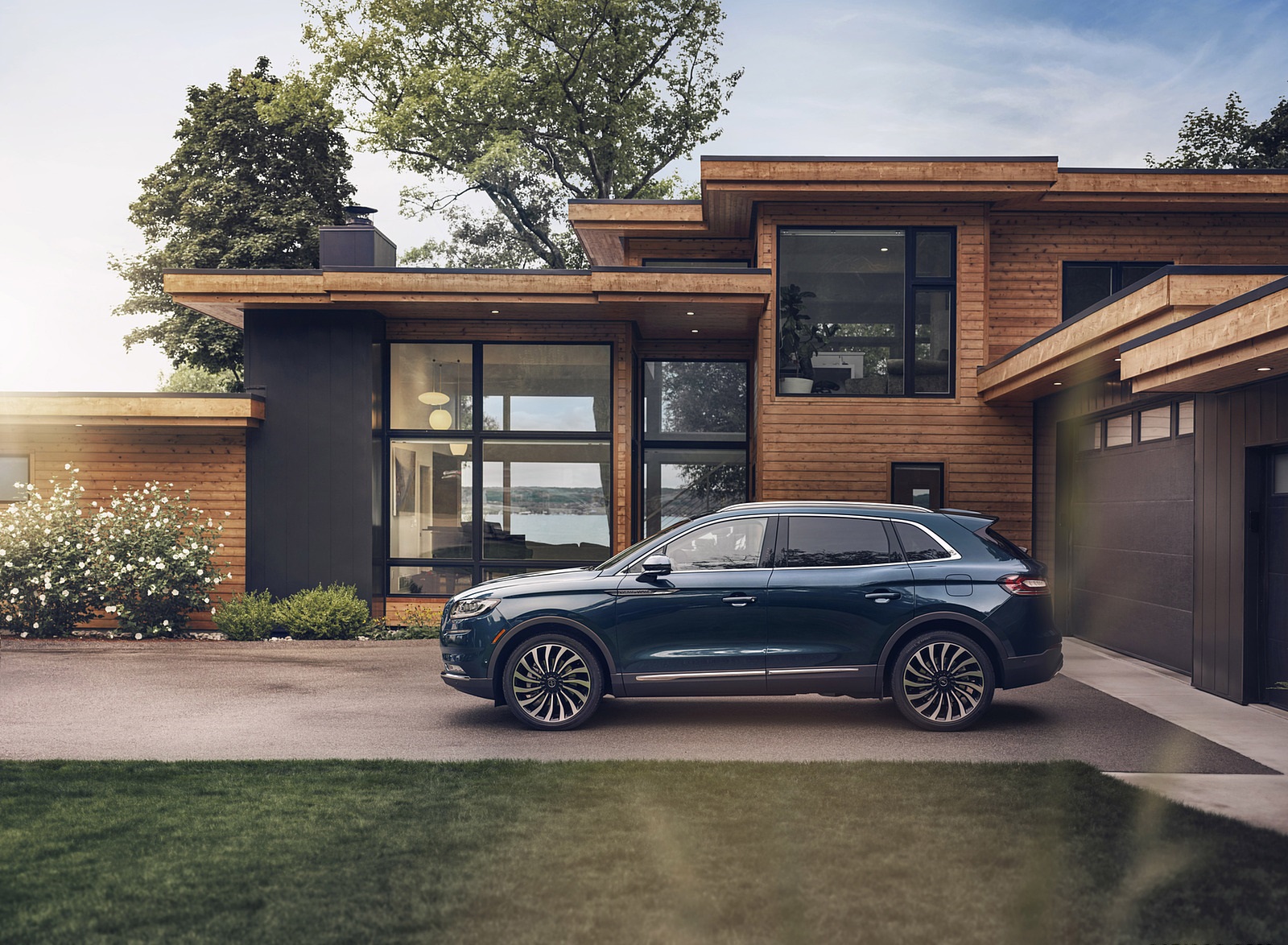 2021 Lincoln Nautilus (Color: Flight Blue) Side Wallpapers (15)