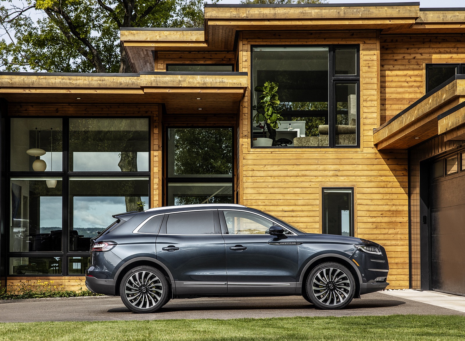 2021 Lincoln Nautilus (Color: Flight Blue) Side Wallpapers (11)