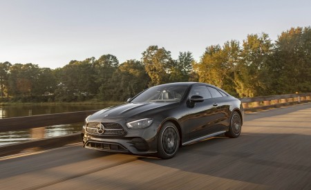 2021 Mercedes-Benz E 450 4MATIC Coupe (US-Spec) Front Three-Quarter Wallpapers 450x275 (2)