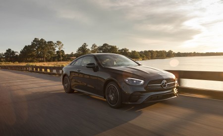 2021 Mercedes-Benz E 450 4MATIC Coupe (US-Spec) Front Three-Quarter Wallpapers 450x275 (9)