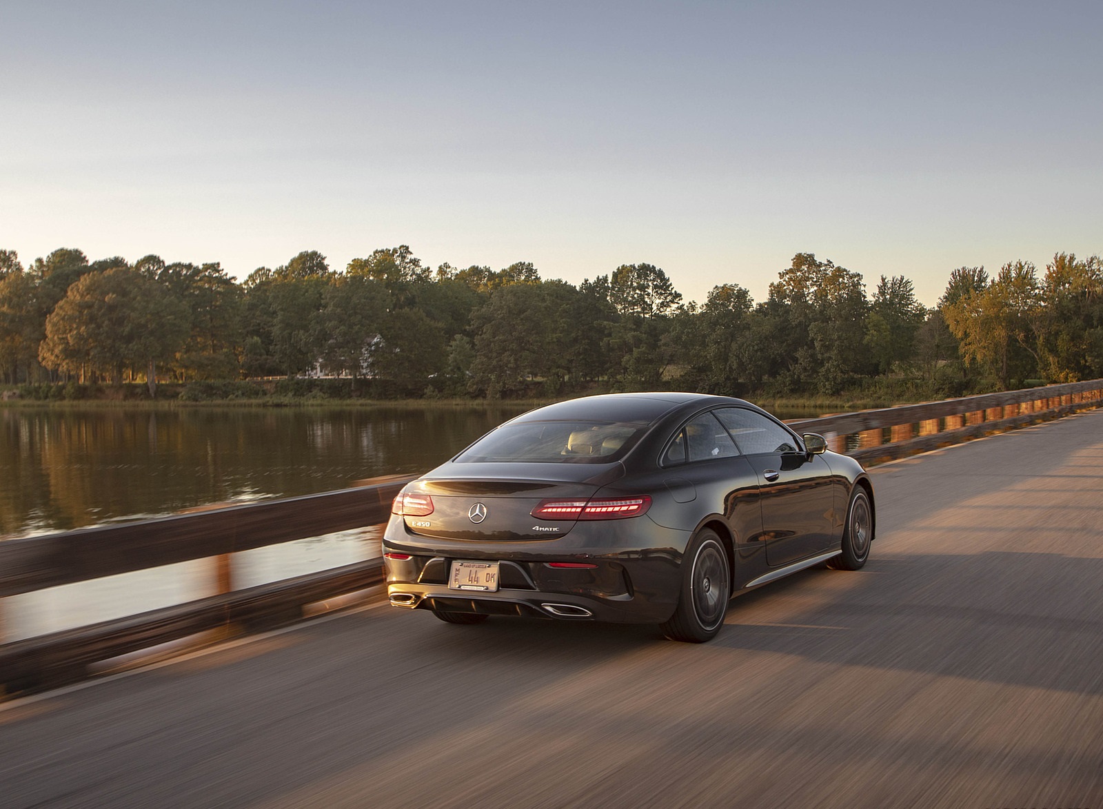 2021 Mercedes-Benz E 450 4MATIC Coupe (US-Spec) Rear Three-Quarter Wallpapers (11)