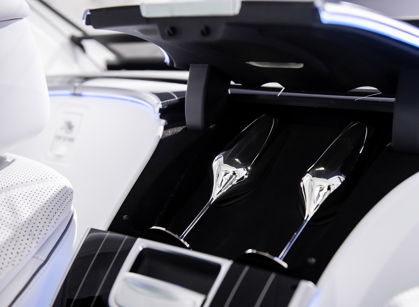 2021 Mercedes-Maybach S-Class (Color: Designo Crystal White / Silver Grey Pearl) Interior Detail Wallpapers #111 of 149
