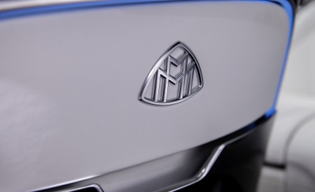 2021 Mercedes-Maybach S-Class (Color: Designo Crystal White / Silver Grey Pearl) Interior Detail Wallpapers 450x275 (107)