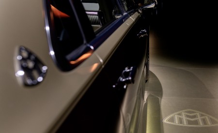 2021 Mercedes-Maybach S-Class (Color: Designo Rubellite Red / Kalahari Gold) Detail Wallpapers 450x275 (36)
