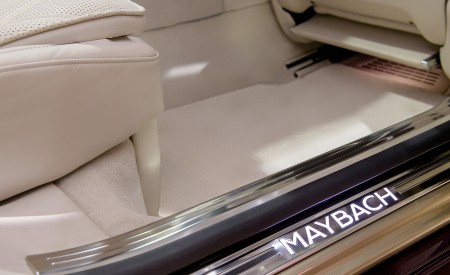 2021 Mercedes-Maybach S-Class (Color: Designo Rubellite Red / Kalahari Gold) Door Sill Wallpapers 450x275 (41)